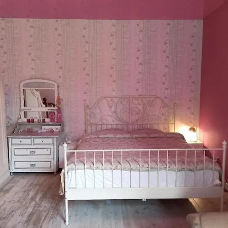 Retro House Apartment