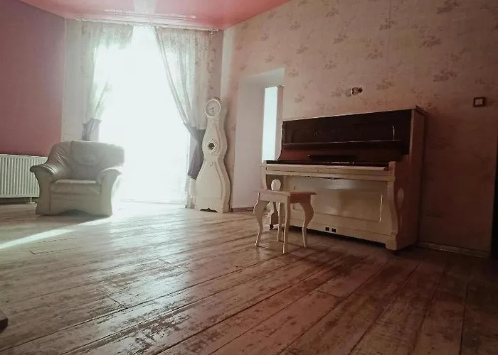 Retro House * Čenstochová